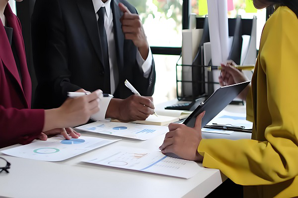 自媒体发稿平台如何选？这四个挑选法则让品牌传播事半功倍